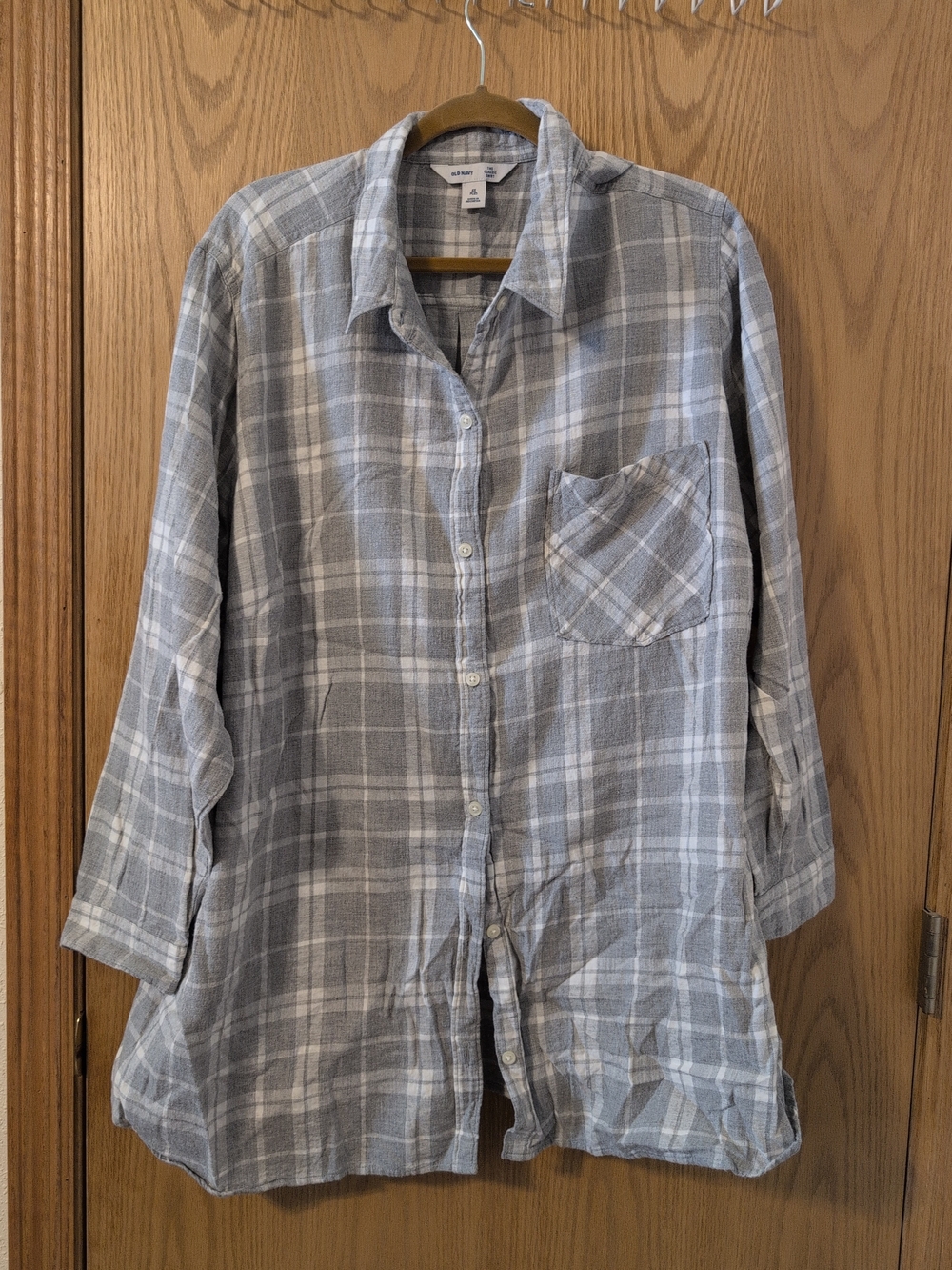 Old Navy Gray Plaid Casual Button-Down Shirt - Women
